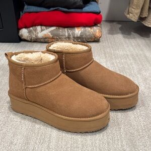 Platform winter boots (like uggs)